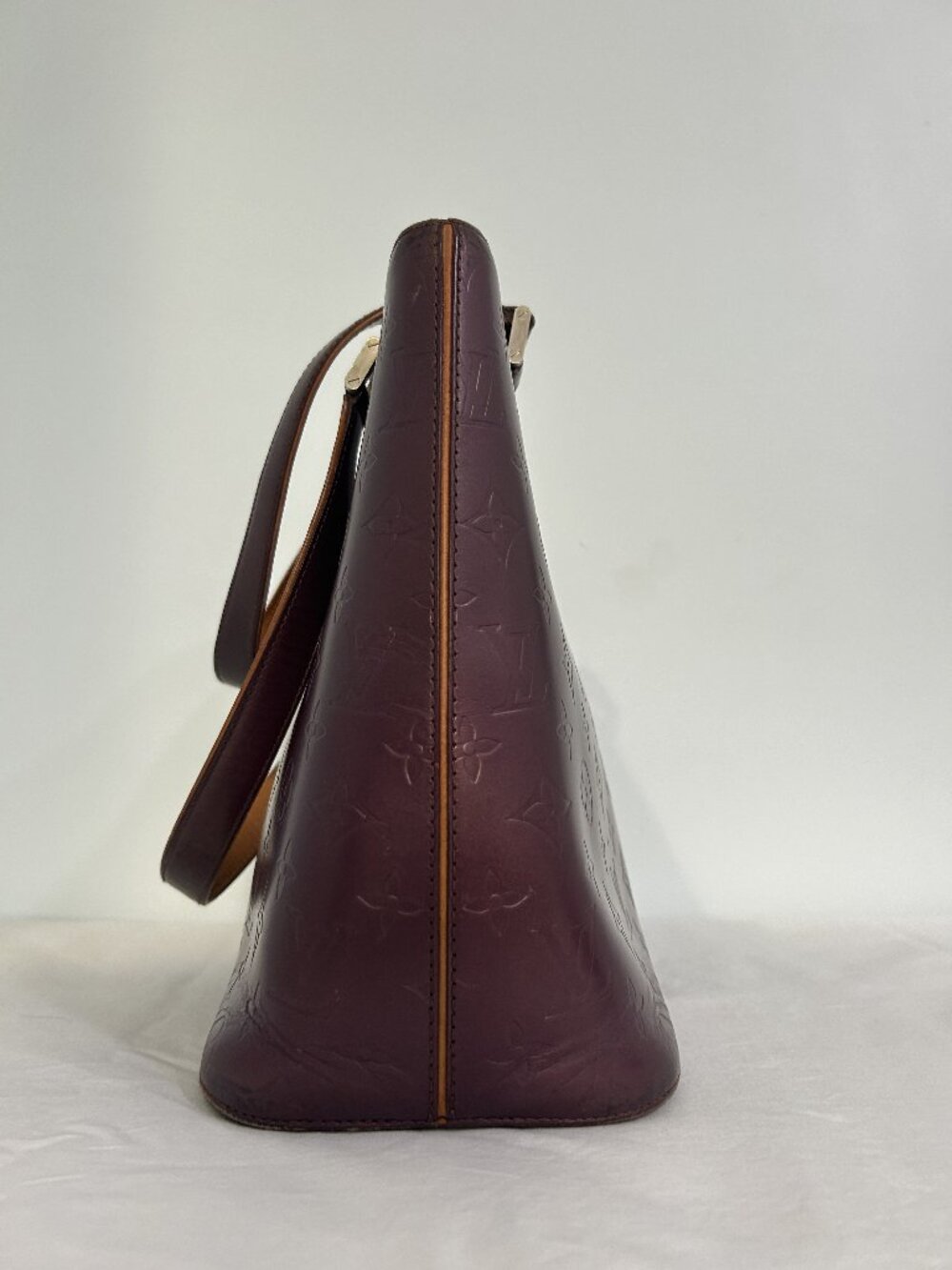 Louis Vuitton Monogram Vernis Houston Tote Burgundy - Picture 4 of 13